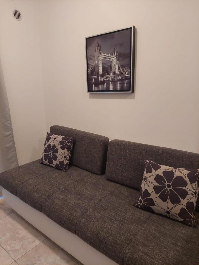 Apartman Lozancic Vir Exteriér fotografie