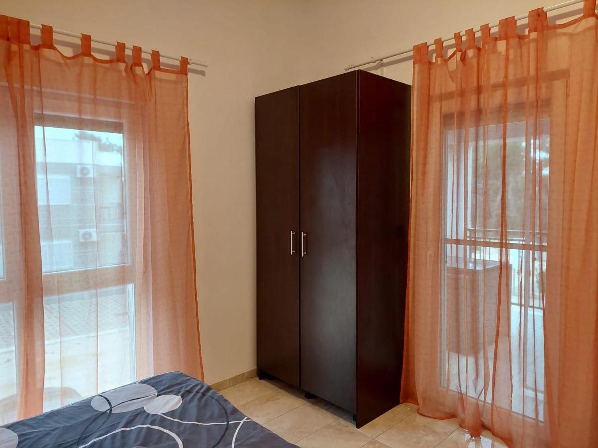 Apartman Lozancic Vir Exteriér fotografie