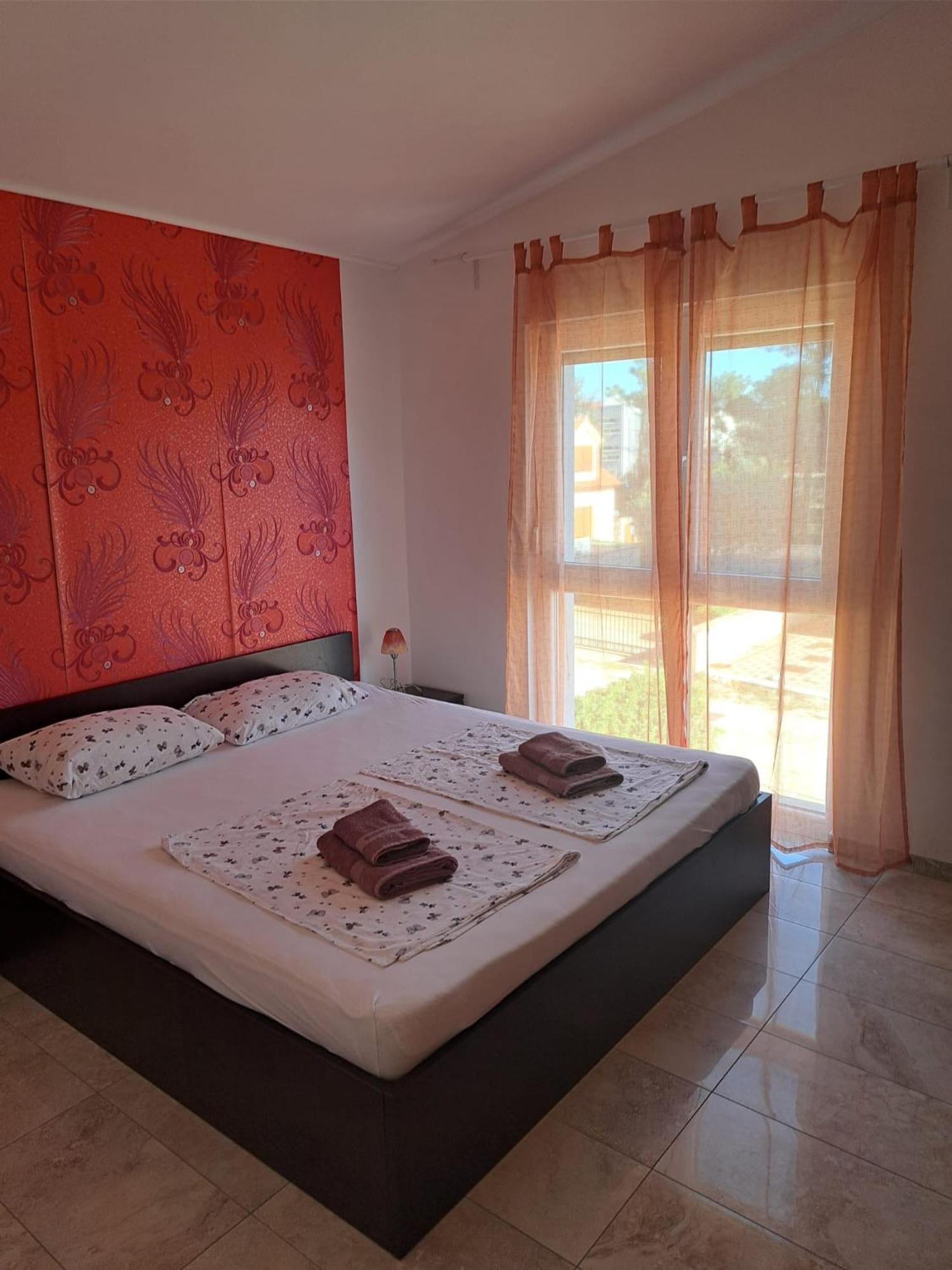 Apartman Lozancic Vir Exteriér fotografie